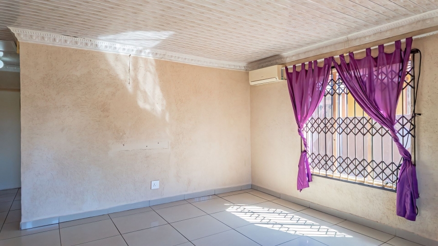 To Let 5 Bedroom Property for Rent in Tlhabane North West